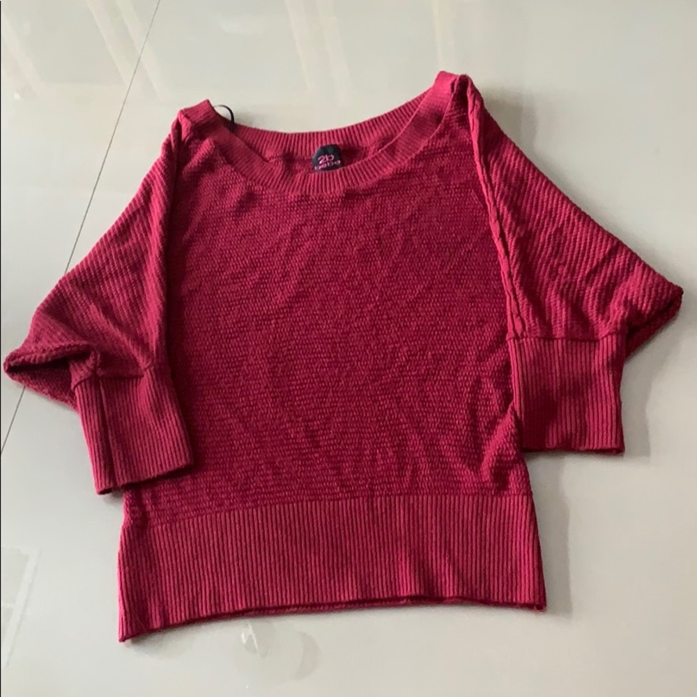 Flattering, comfy 2b Bebe sweater
